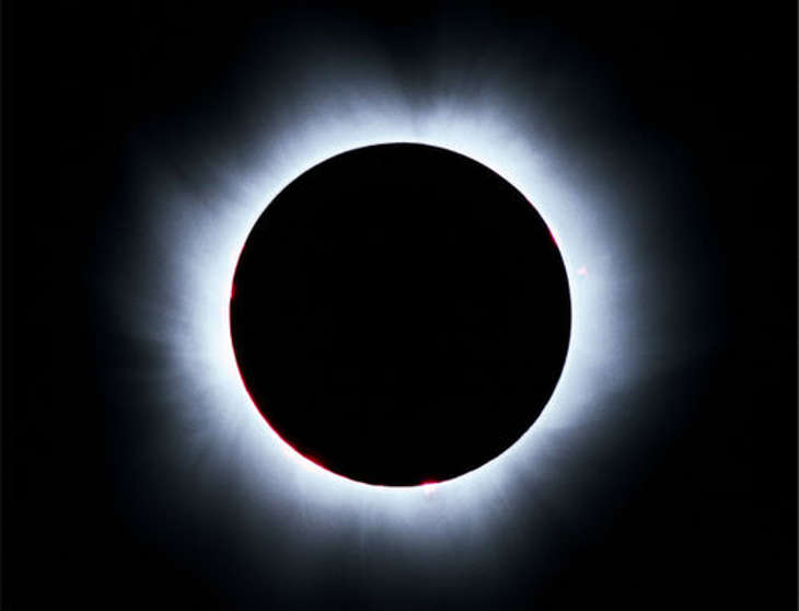 solar_eclipse_low
