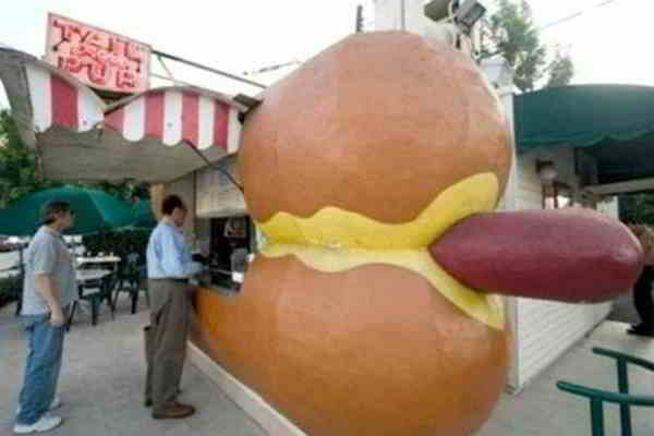 Humorous-Hot-dog-stand