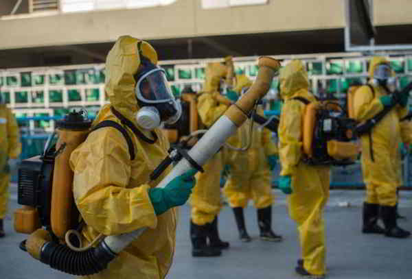 Brésil envoie 20.000 soldats à travers le pays dans une tentative d'éradiquer le virus
