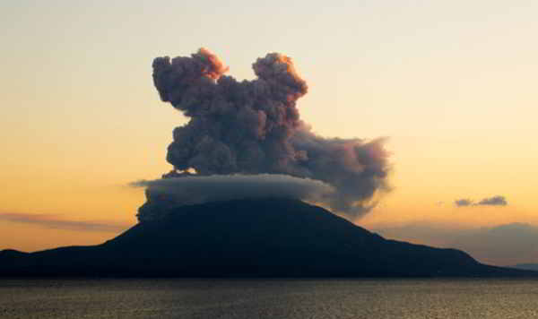Le volcan est également entré en éruption en 2013