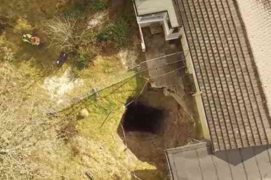 La maison a été construite sur le site d'une ancienne mine qui a été abandonnée au 19ème siècle