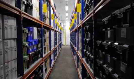 Environ 1 million d'échantillons de graines sont stockés dans les tunnels de la chambre forte