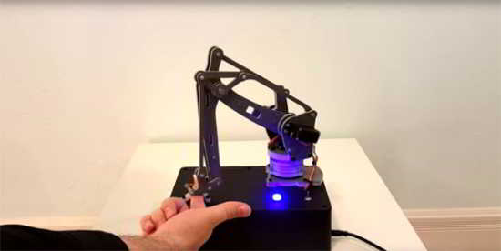 La machine peut choisir d'infliger la douleur