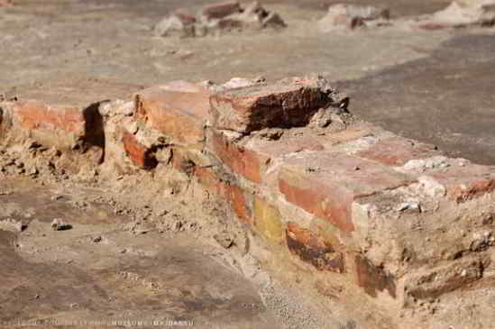 gas-chamber-bricks