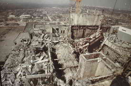 Etat du réacteur N°4 de la centrale de Tchernobyl quelques semaines après l’explosion / DR