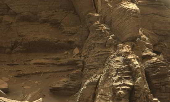 En quatre ans, Curiosity aura roulé plus de 14 kilomètres sur la surface de la planète rouge. Crédit : NASA