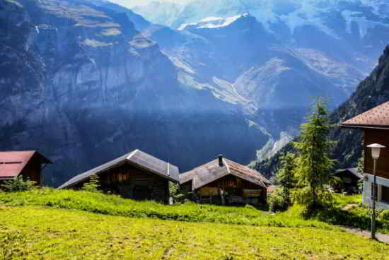 Le randonneur perdu dans le village de Gimmelwald en Suisse centrale (Photo : Alamy)