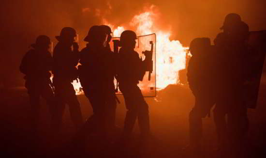 Le camp était en flamme pendant l'évacuation