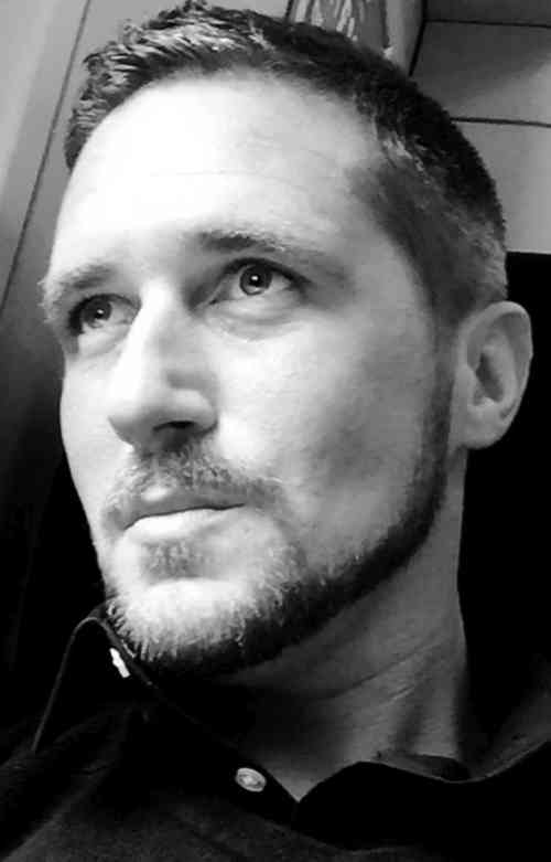 Les amis de Max pensent qu'il a été tué pour s'être approché «trop près de la vérité»