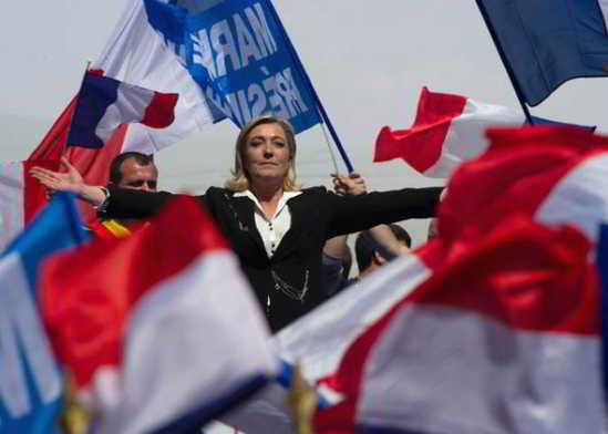 Marine Le Pen est traitée d'antisémite et de fasciste