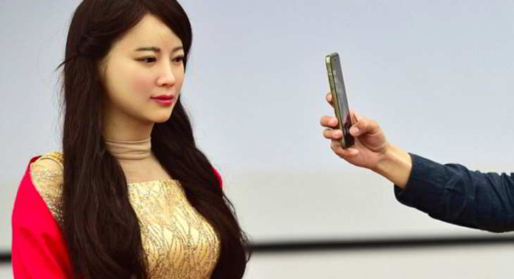 jia-jia-robot-femme
