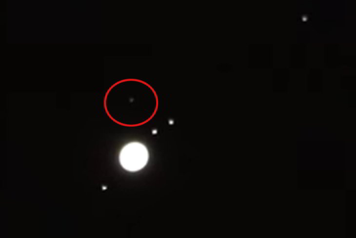 devant jupiter