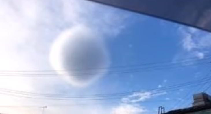 mystérieux nuage