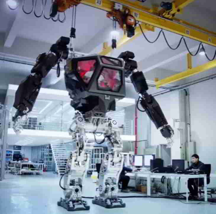 robot colossal