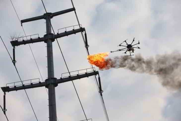 drone lance-flamme