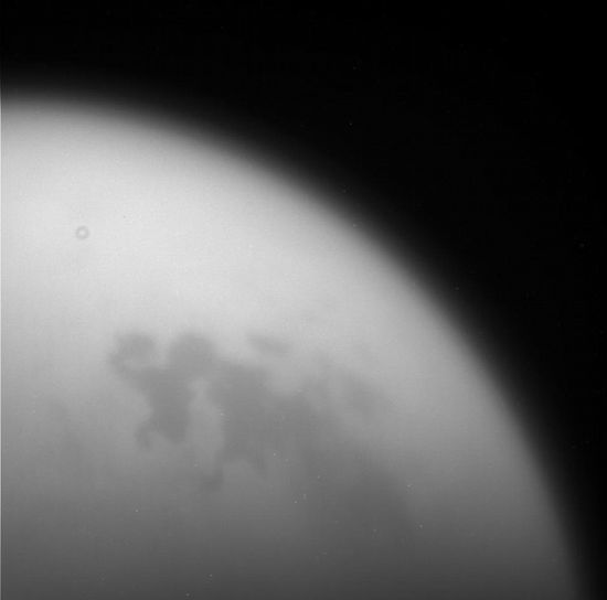 Voici les dernières images envoyées par Cassini Cassini-and-Titan