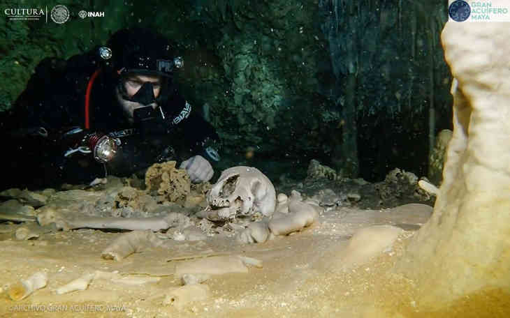 plus grande grotte sous-marine du monde