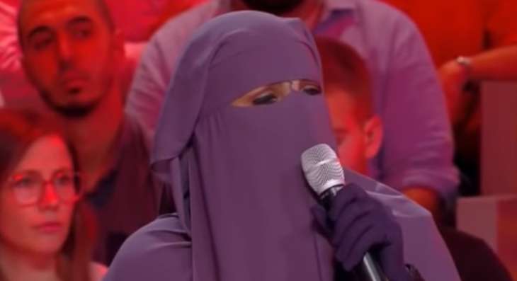 femme en burqa