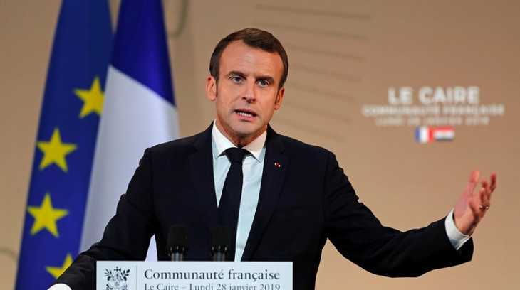 provocation Macron