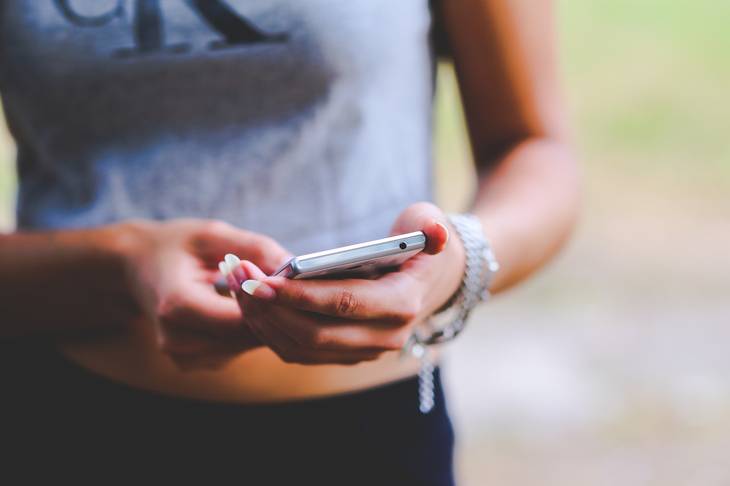 téléphone sur Facebook