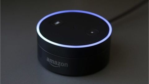 travailleurs-Amazon-écoutent-Alexa