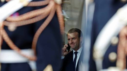 macron-canular
