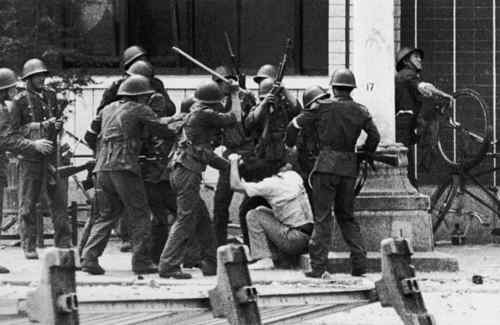 soldats-tiananmen