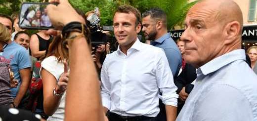 macron-presse-vacances