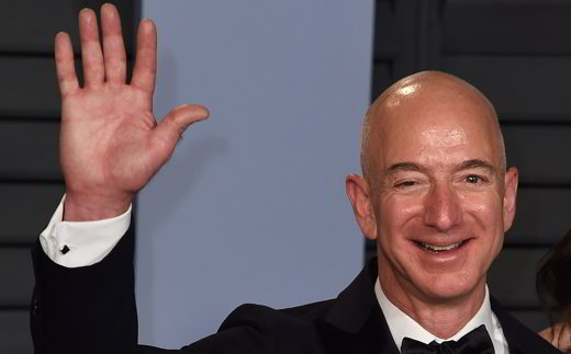 jeff-bezos-amazon-main-achat
