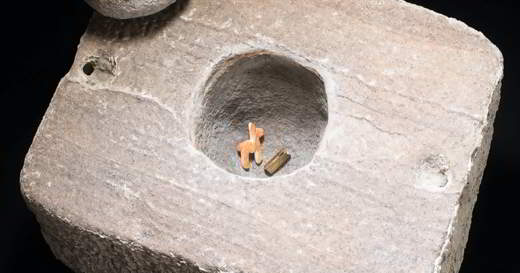 figurine