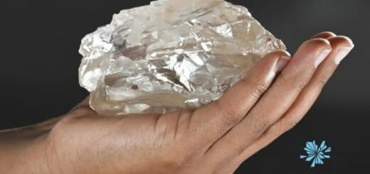 diamant dans une main